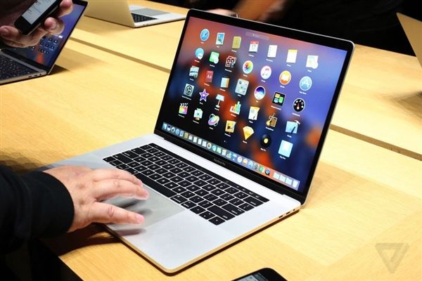 蘋果電腦出貨量大減！Macbook筆記本銷量下滑